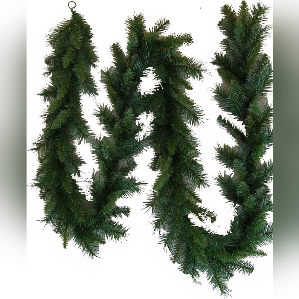 Craft Garland from Santas Workshop Holiday Winter Christmas. 9' Bundle Sections
